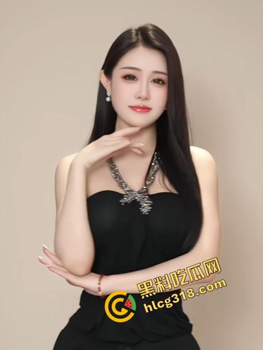 抖音大奶女主播PK秀绝活,一套骚操作连招收割大哥,姿势全会身材又骚,哪个大哥能挺住不缴械?-5