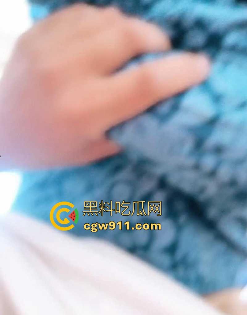 海角大神！母亲节用肉棒孝顺淫妈，咬牙猛干浓精颜射，无套后入花式做爱，母子互玩爽翻天！-7