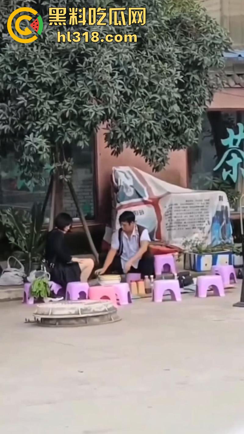 江湖大师摸奶算命，反手再掏女客户裤裆摸逼，这傻娘们还真信，难怪缅北能骗这么多人呢！-1