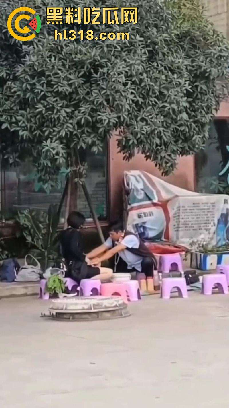 江湖大师摸奶算命，反手再掏女客户裤裆摸逼，这傻娘们还真信，难怪缅北能骗这么多人呢！-2