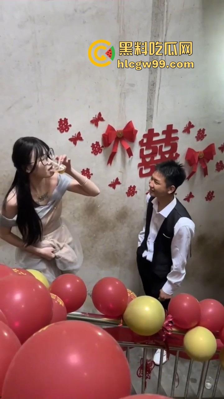 广西老表结婚，伴娘拦路奶子太犯规，伴郎不闯关就算了，光盯着人家胸看，感觉不错想再办一场？-2