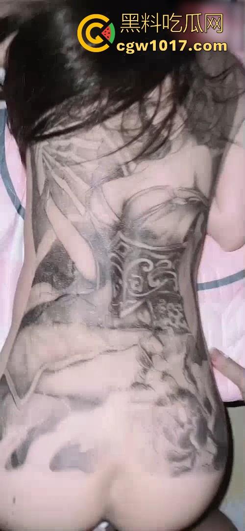 后入大满背是什么感觉?只能说看着哪背部的关公真是越操越有力气,仿佛有种魔力,根本停不下来!-4