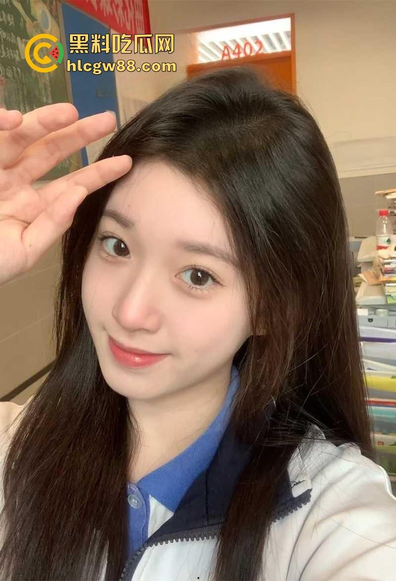 四川巴中职业技术学院00后嫩妹【陈婷婷】网上约炮勾搭求操 出轨视频被男友曝光！-3