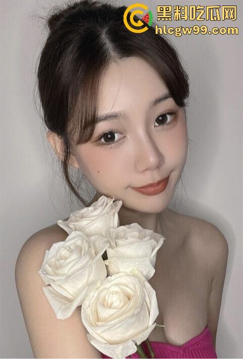 台湾高颜值台妹【夏天禧】Ins旅游博主勾搭三个月终被富哥拿下,开房视频流出,主动脱衣骑上去磨得贼骚!-12