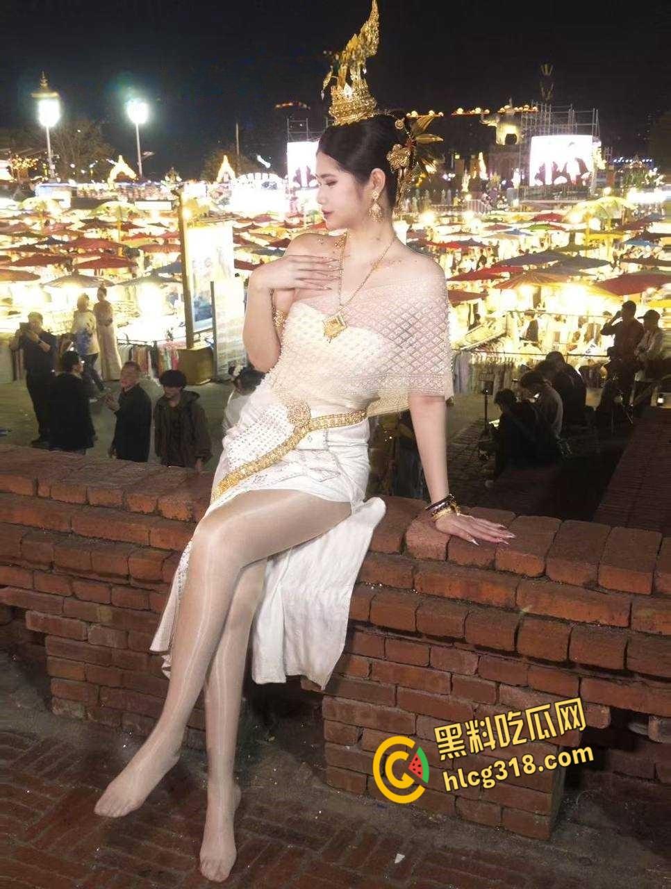 西藏大学甜美学生妹【李明真】，被男友曝光大量不雅照，天生母狗圣体反差十足！-4