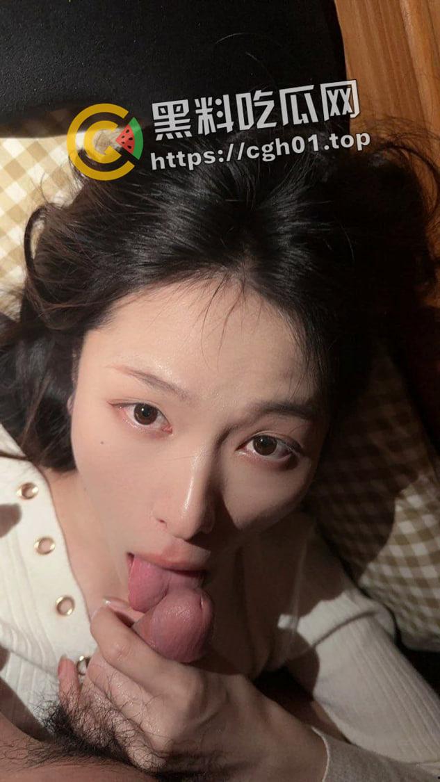 青岛黄岛区舞蹈老师 反差少妇勾引学生男朋友 酒店开房被流出-14