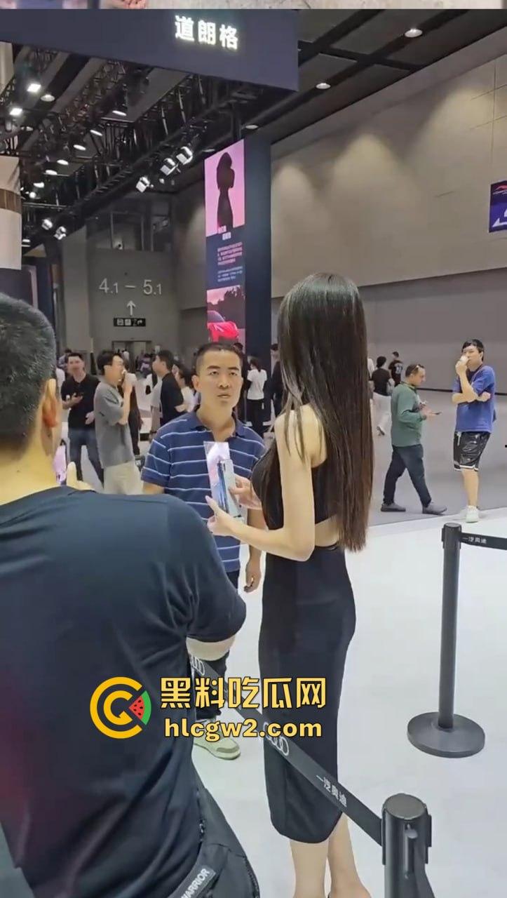 火遍全网的骚眼神大师【条纹哥】封号 一个纯粹色到骨子里的人 低级趣味的神话落幕 纯粹骚气永留人间!-12