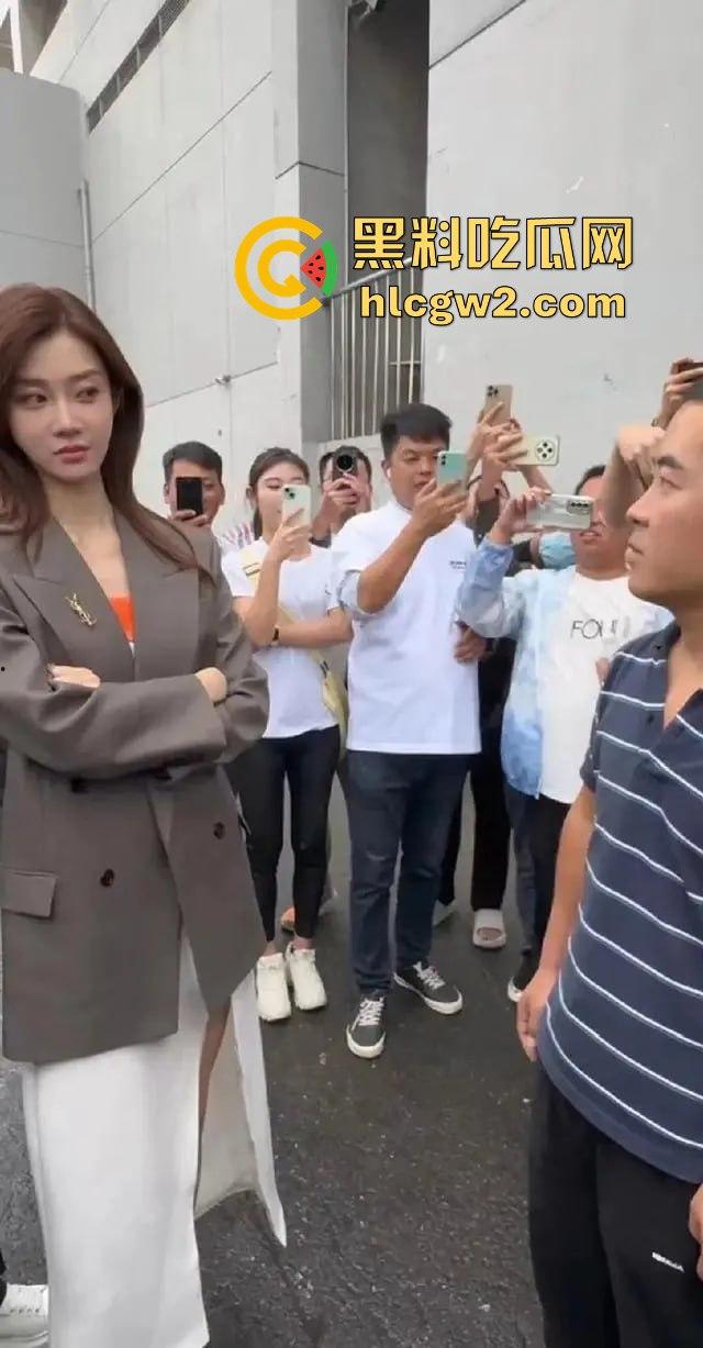 火遍全网的骚眼神大师【条纹哥】封号 一个纯粹色到骨子里的人 低级趣味的神话落幕 纯粹骚气永留人间!-18