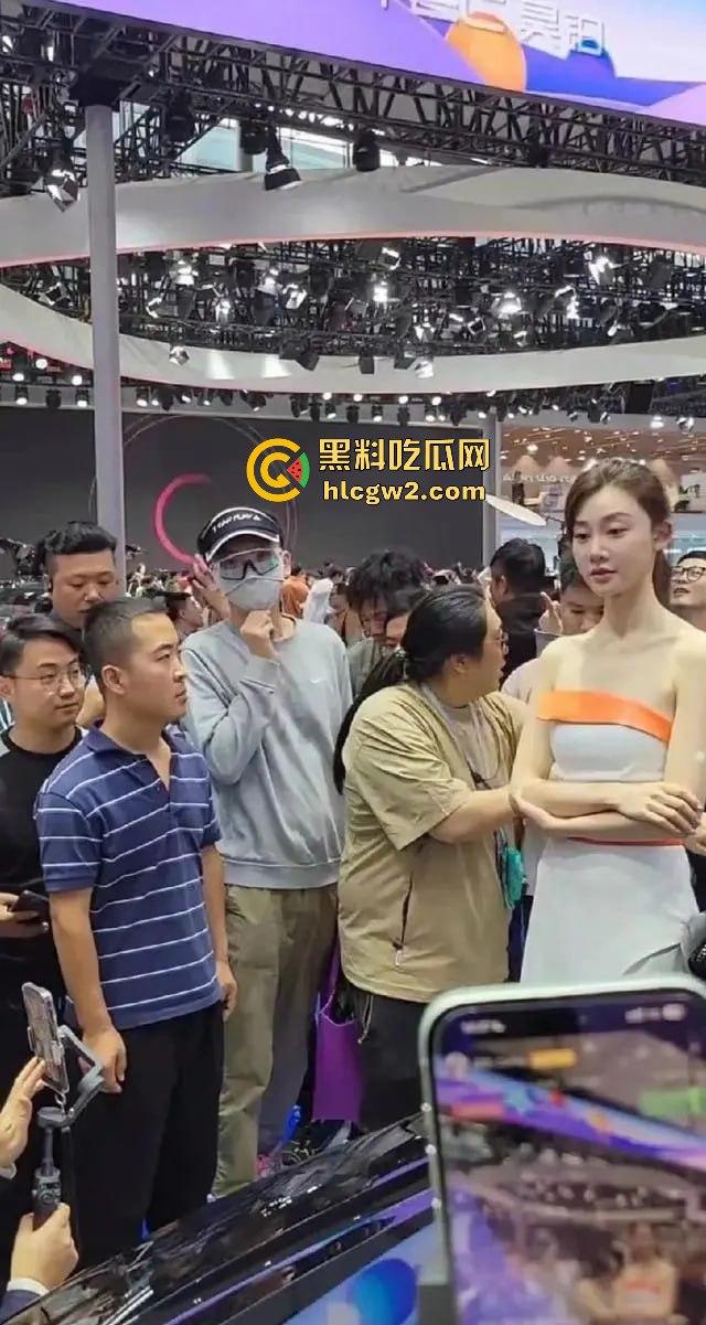 火遍全网的骚眼神大师【条纹哥】封号 一个纯粹色到骨子里的人 低级趣味的神话落幕 纯粹骚气永留人间!-19