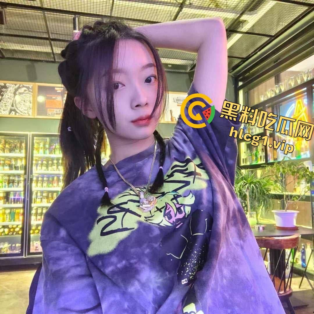 章丘大学城附近探探邂逅的骚小妹!刚分手就勾搭上,夜店蹦迪后直接推倒内射-5