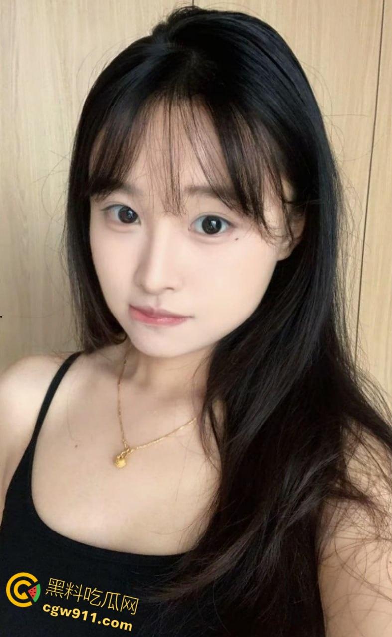 山东烟台清纯女神【廖雨晴】,被男友捆绑滴蜡调教,粉嫩小穴无套猛操中出,内射特写十分诱人 !-1