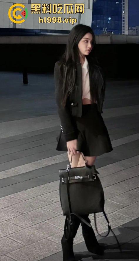 长沙海底捞TS女战神『尤物姜颜』黑料大爆发!推特3P视频被扒,纹身对上实锤,科技大奶原形毕露!-10