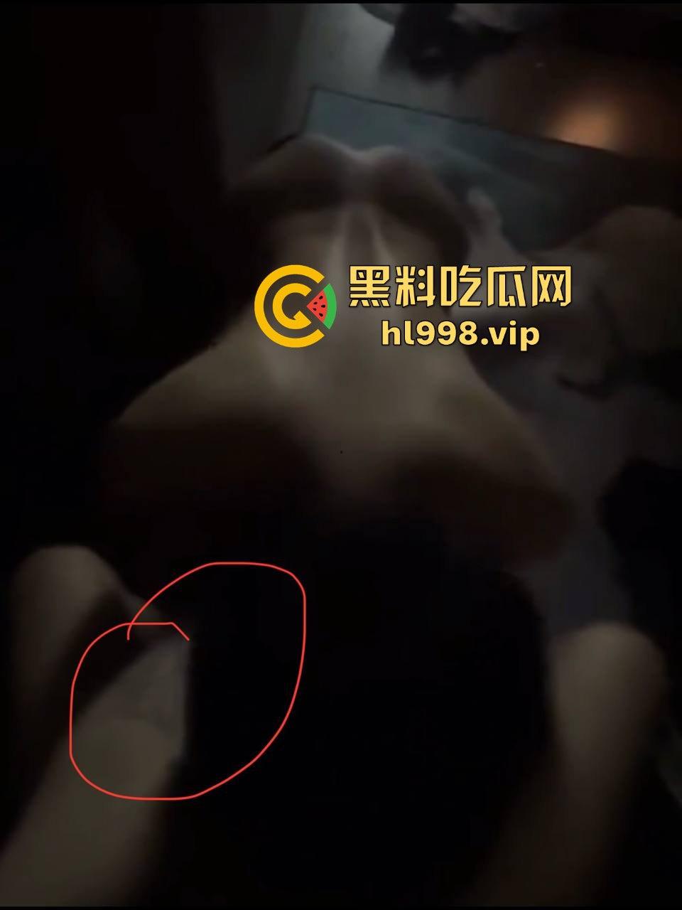 长沙海底捞TS女战神『尤物姜颜』黑料大爆发!推特3P视频被扒,纹身对上实锤,科技大奶原形毕露!-20