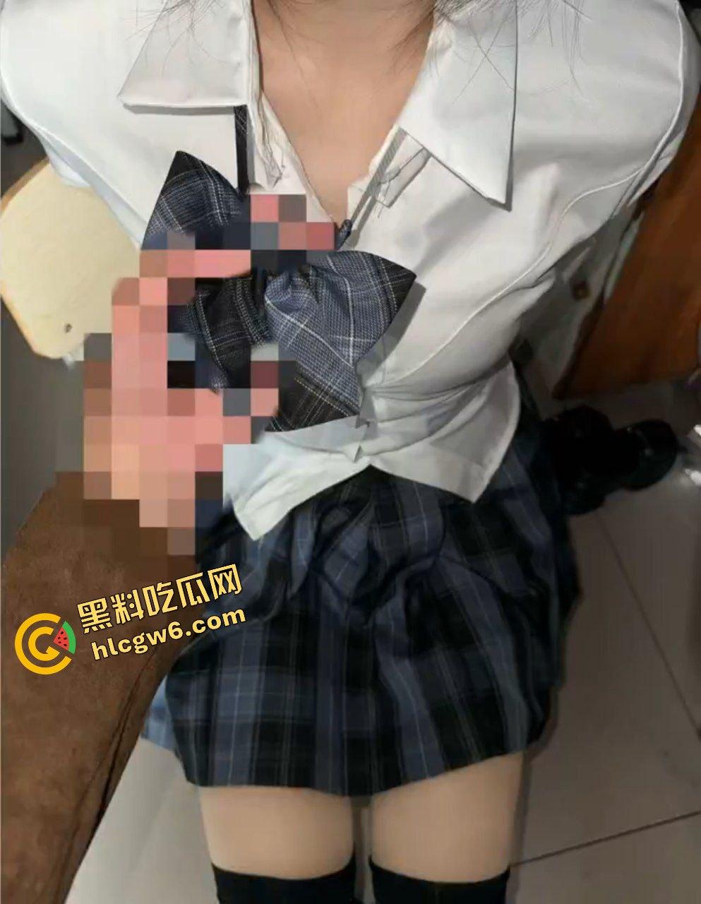 湖南株洲化工大专反差气质骚鸡『宛予淇』公交车骚母狗 兼职约炮大哥骑肉棒！原创独家曝光！-8