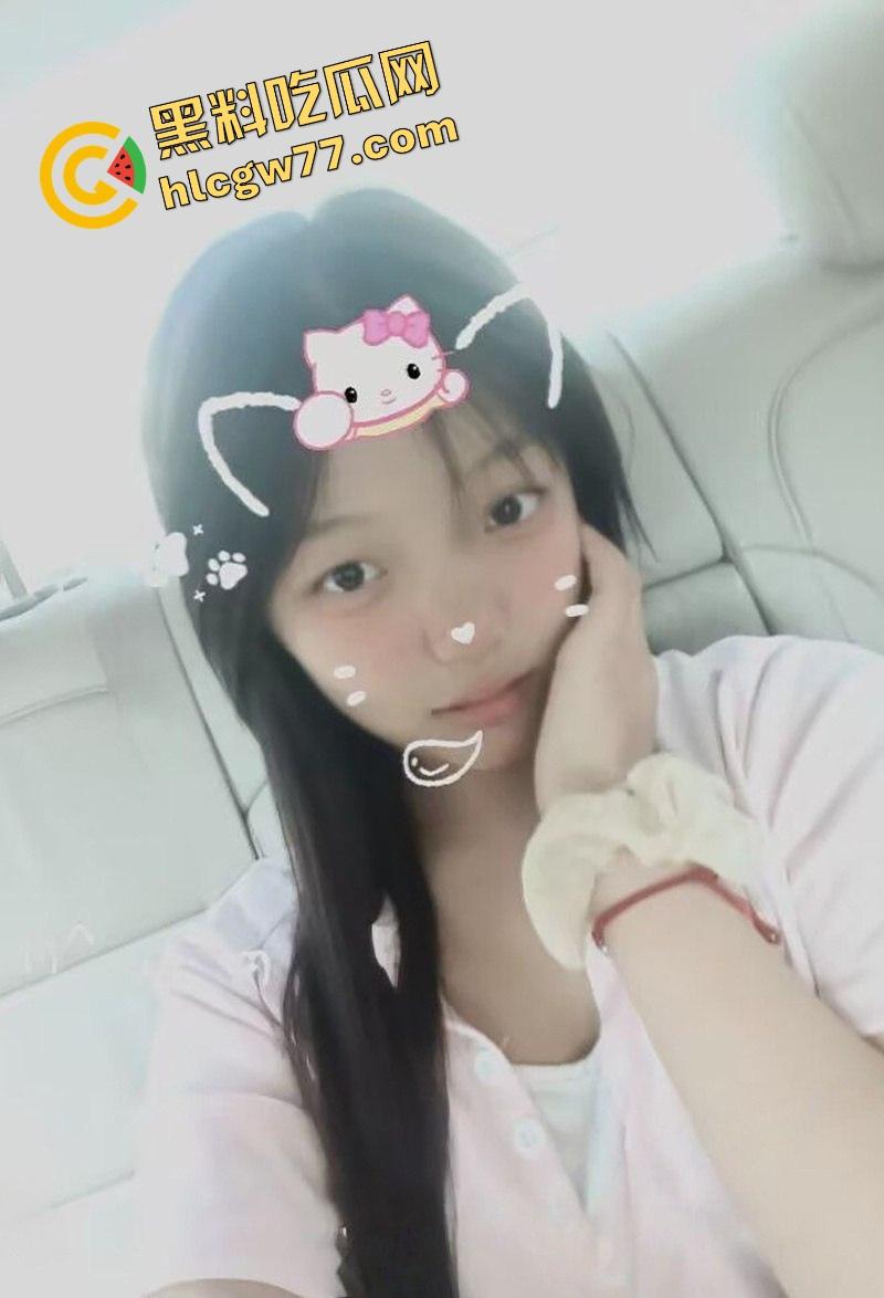 广工『方雅琴』马尾乖乖女竟是露出癖母狗,为金主拍露奶自慰片,乳晃穴湿!-5