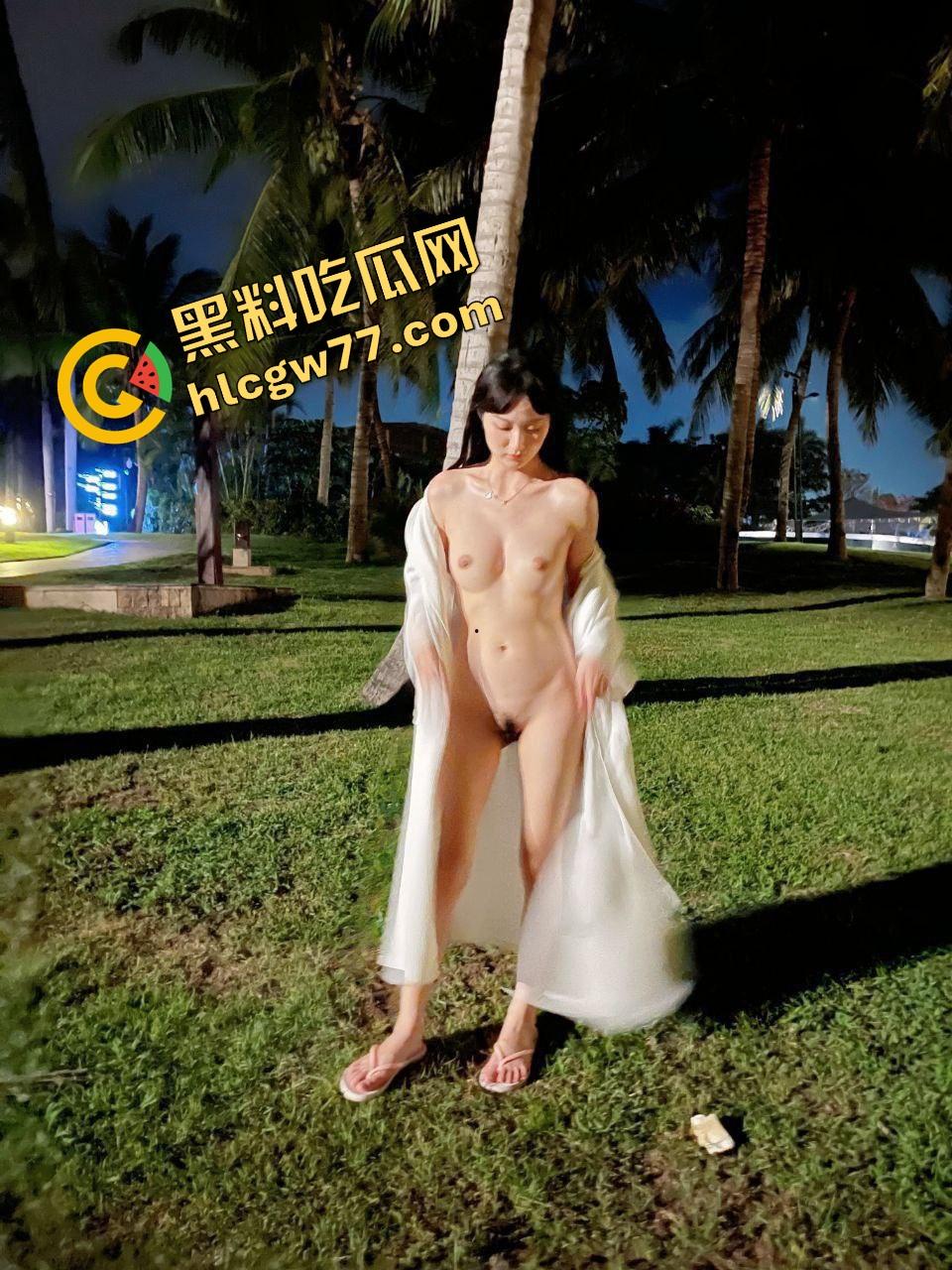 西安女大学生『希昭』私密照流出,室外露出成瘾,蜜桃臀主动无套上位,母狗潜质爆棚!-4