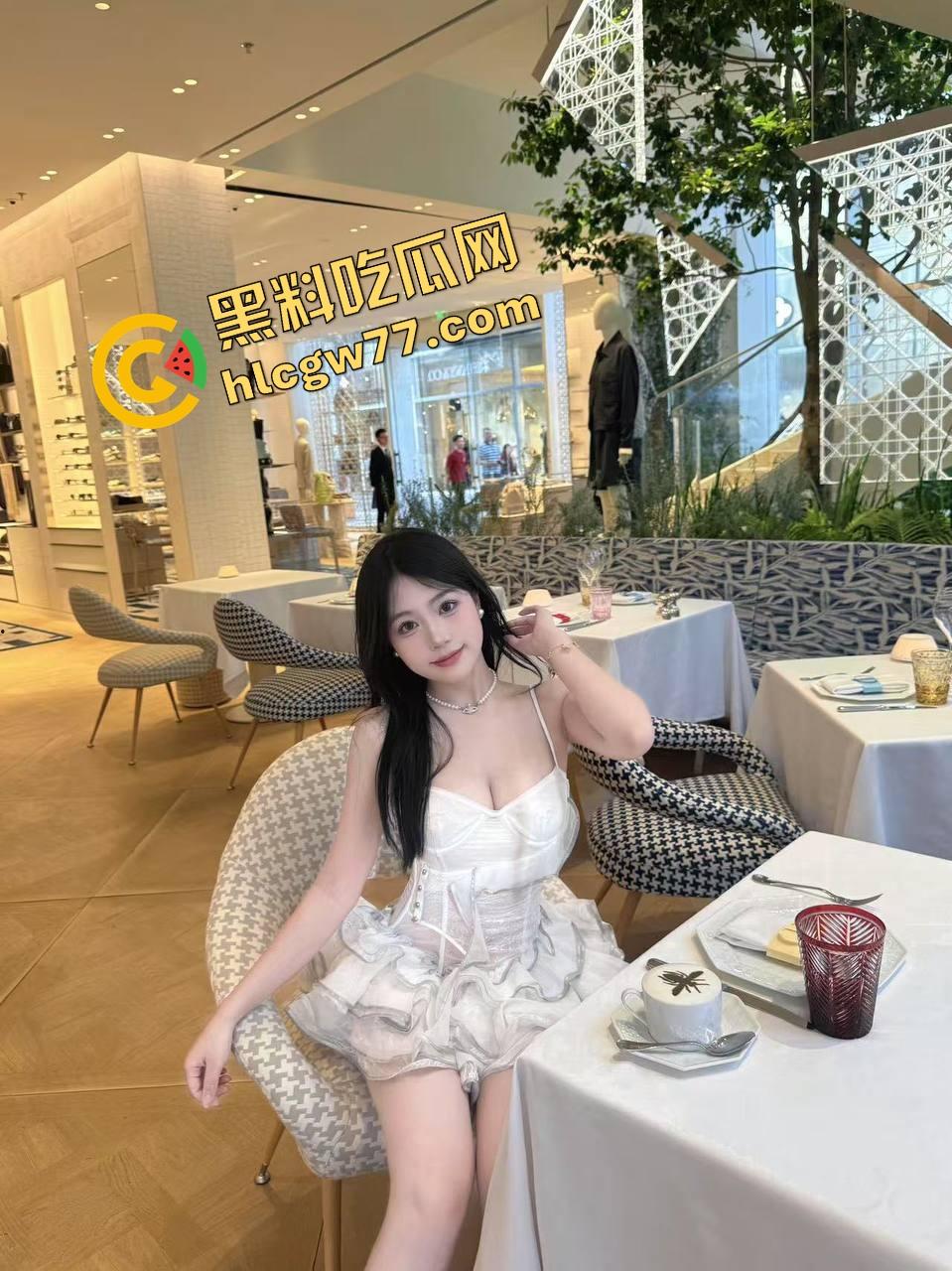 西安女大学生『希昭』私密照流出,室外露出成瘾,蜜桃臀主动无套上位,母狗潜质爆棚!-8