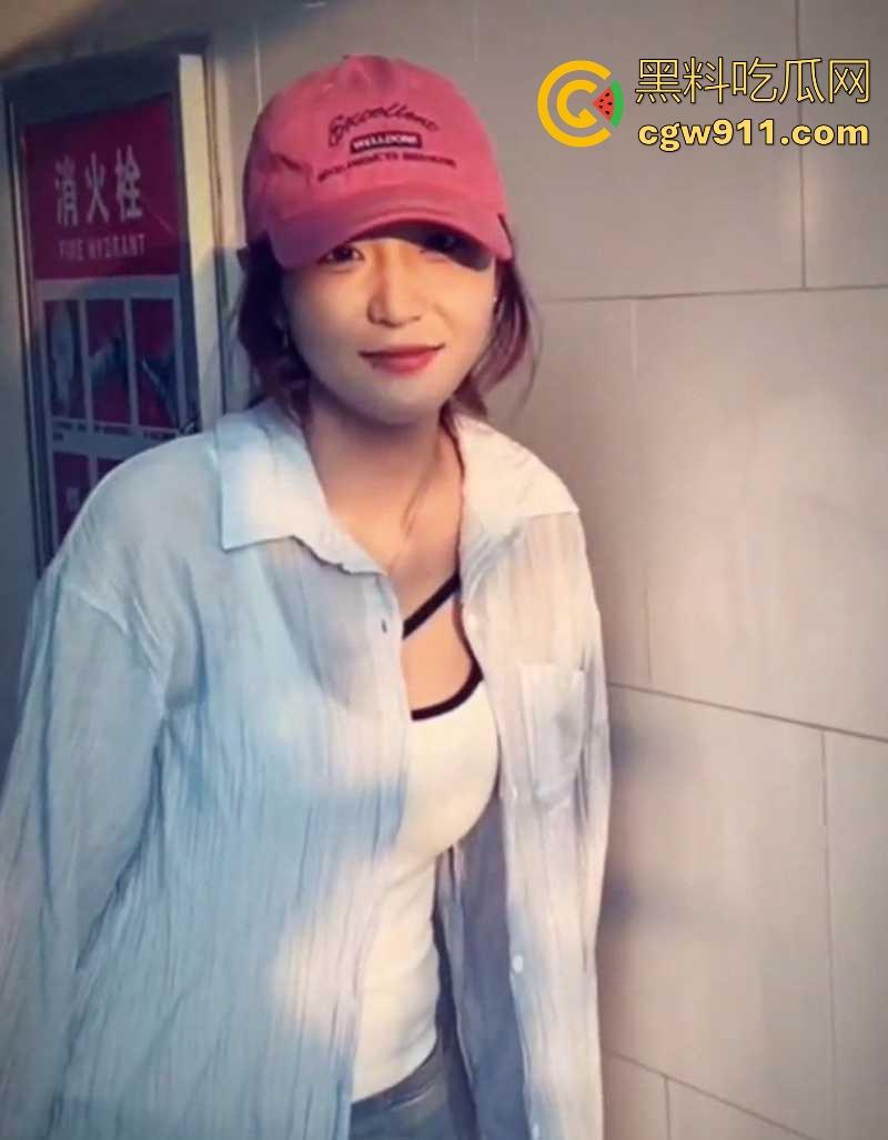 河北科技职院【李依然】颜值超美的女孩,玩的相当淫骚,揉捏大奶秀剃毛小穴,插肛塞自慰,淫水声细碎撩耳!-1