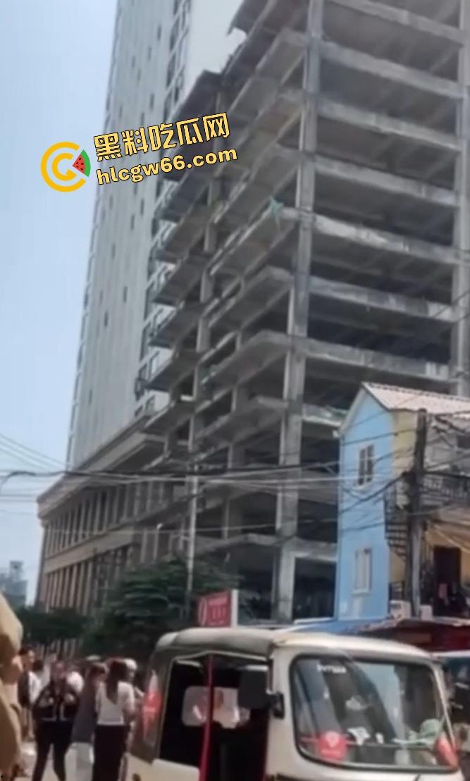 缅甸瓦城突发7.9级强震,中印孟老缅泰全体摇烂,泰国人民逃命式冲出大厦,猪仔们你们还好吗?-5