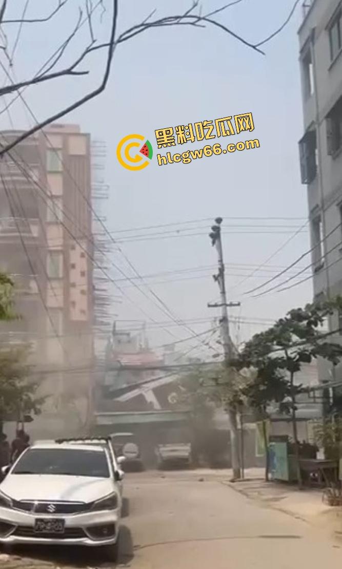 缅甸瓦城突发7.9级强震,中印孟老缅泰全体摇烂,泰国人民逃命式冲出大厦,猪仔们你们还好吗?-6