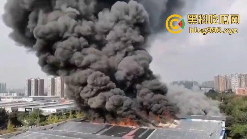 华阳红瓦二手家具市场突发大火 天干物燥成隐患导火索!-9