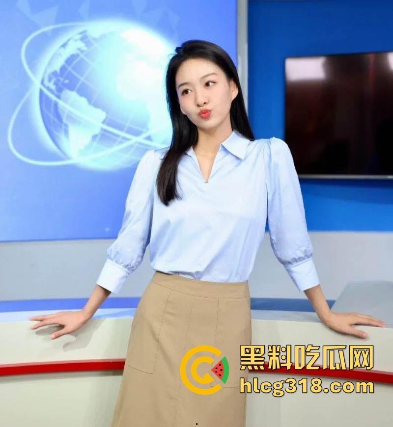南京电视台高颜值实习主持人【叶璇】性爱视频曝光 为升职以肉体贿赂领导 极品女神没想到是领导的口交肉便器!-3