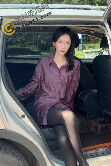 海角大神真实姐弟乱伦历程!回程路上车里跳蛋自慰疯狂勾引,大屌猛操姐姐小嘴,内射喉咙深处-1