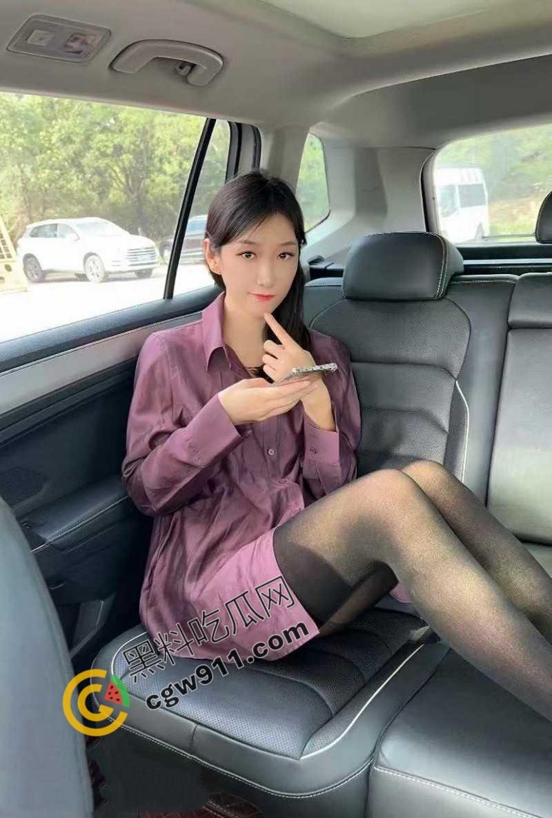 海角大神真实姐弟乱伦历程!回程路上车里跳蛋自慰疯狂勾引,大屌猛操姐姐小嘴,内射喉咙深处-8