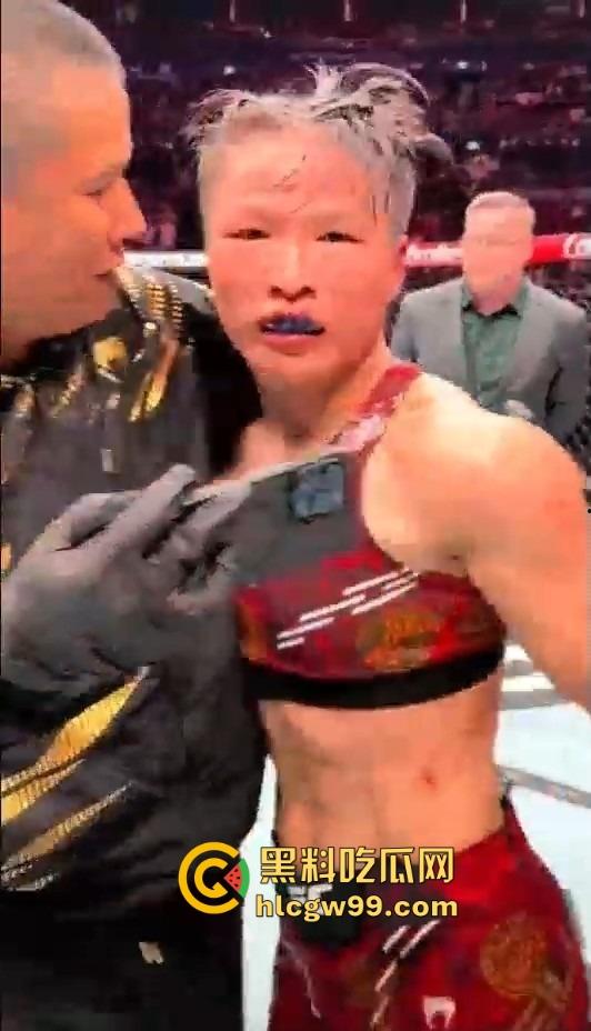 王者之名实至名归【张伟丽】UFC312鏖战五回合,生擒苏亚雷斯再夺金腰带彻底封神,双级霸主指日可待!-9