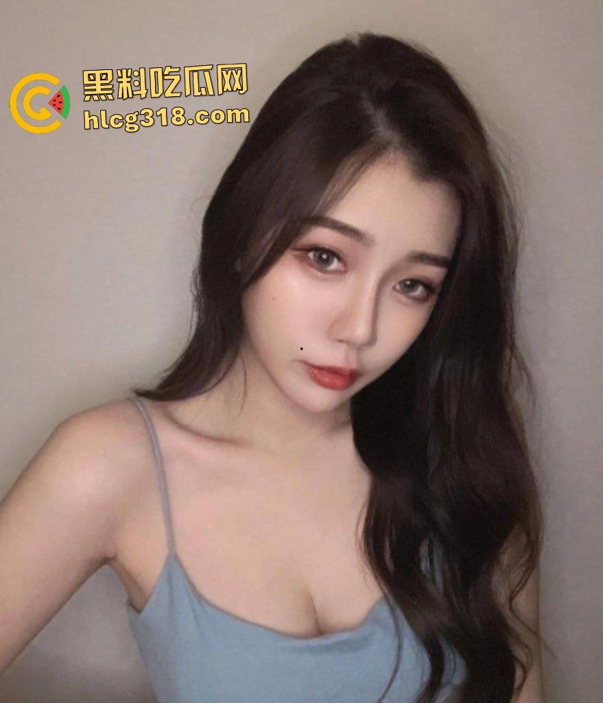 福建师大大三学姐【王渔柯】和男友外出开房,着急脱衣服口交!女上位角度看奶子像核弹般砸下来!-1