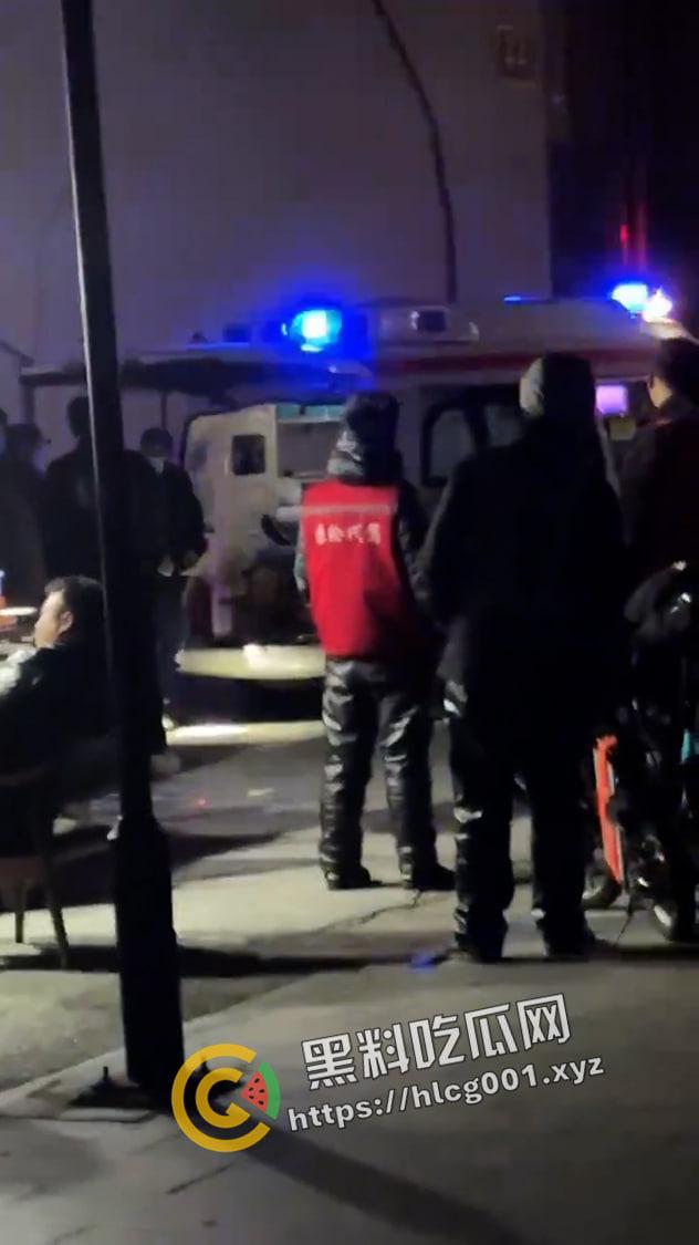 苏州tnt酒吧门口枪杀案 刀枪并用 手都给砍掉了 现场画面流出 以后喝酒都要要穿防弹服了-6