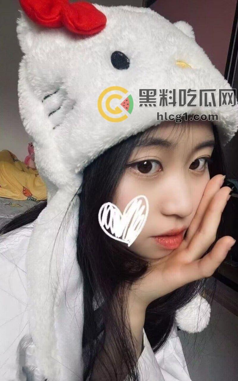 青海女子「李敏」激情裸聊视频外泄,一边看男友录的视频还一边给男友口!-2
