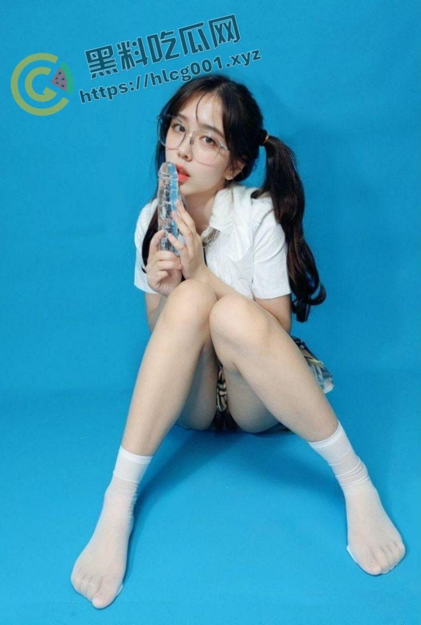 推特福利姬【Ceasonshot99】超越AI的颜值御姐 户外露脸露出 极品身材 最新付费套图合集-7