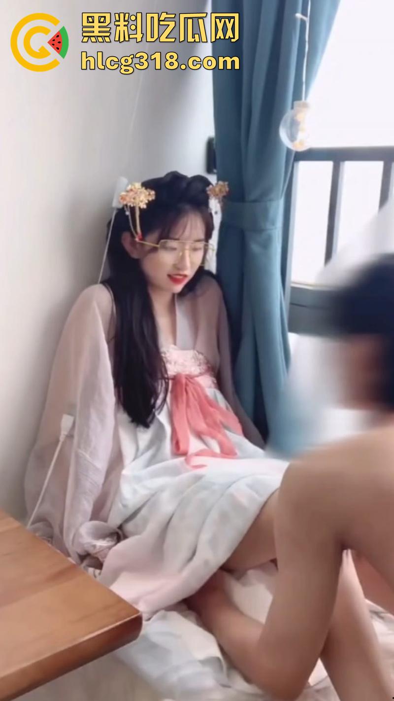 清纯玉女91女神【不见星空】,最新汉服古风福利,火遍全网的性感嫩妹,口活技巧绝对超一流!-4