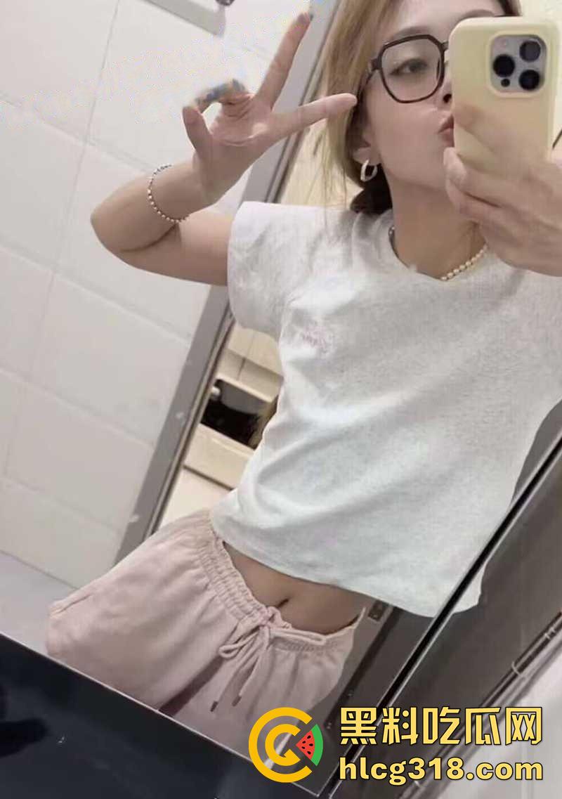 眼镜长腿舞蹈生【苏慧文】,酒店约炮大屌体育生,激情口爆后入骑乘,这妹子臀形真漂亮啊!-5