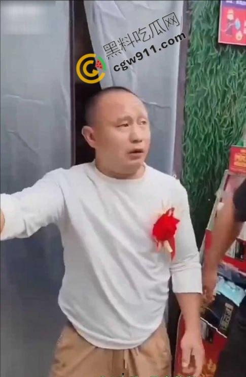 疯狂新潮!男人与充气娃娃狂热交欢,大操大办婚宴,现场嘉宾欢呼不断,意乱情迷的狂欢场面曝光!-10