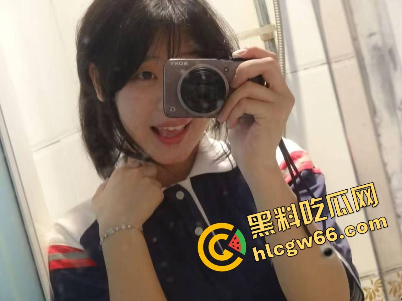 冷白皮美乳骚货【瑶瑶】居家骚拍流出,一线天粉嫩鲍大开展示,掰逼喷水娇喘连连,求干求灌精!-3