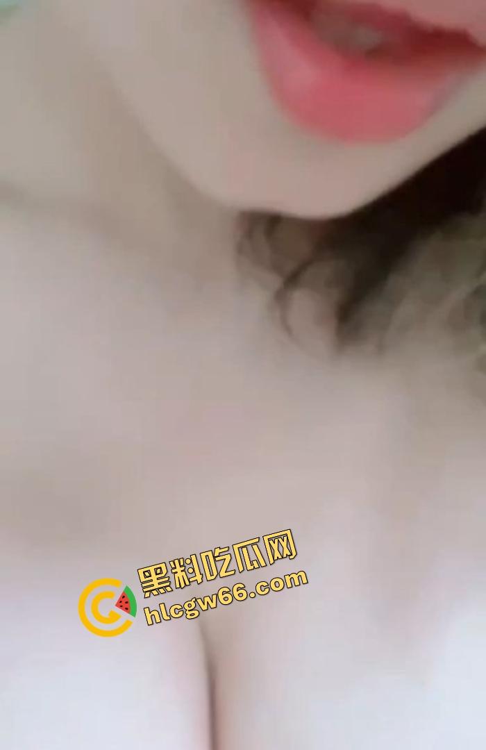 冷白皮美乳骚货【瑶瑶】居家骚拍流出,一线天粉嫩鲍大开展示,掰逼喷水娇喘连连,求干求灌精!-20