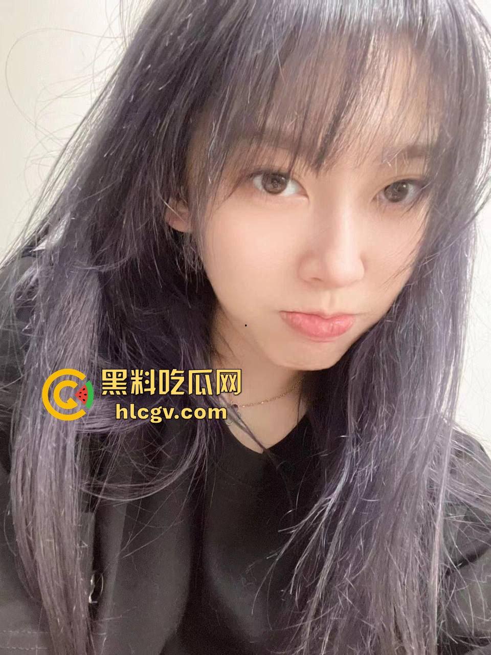 高颜值妹子测评！一个淑女一个御姐，臀后青痣御姐狂吃鸡，白虎淑女嫩穴适合前插，直接冲击视觉！-3