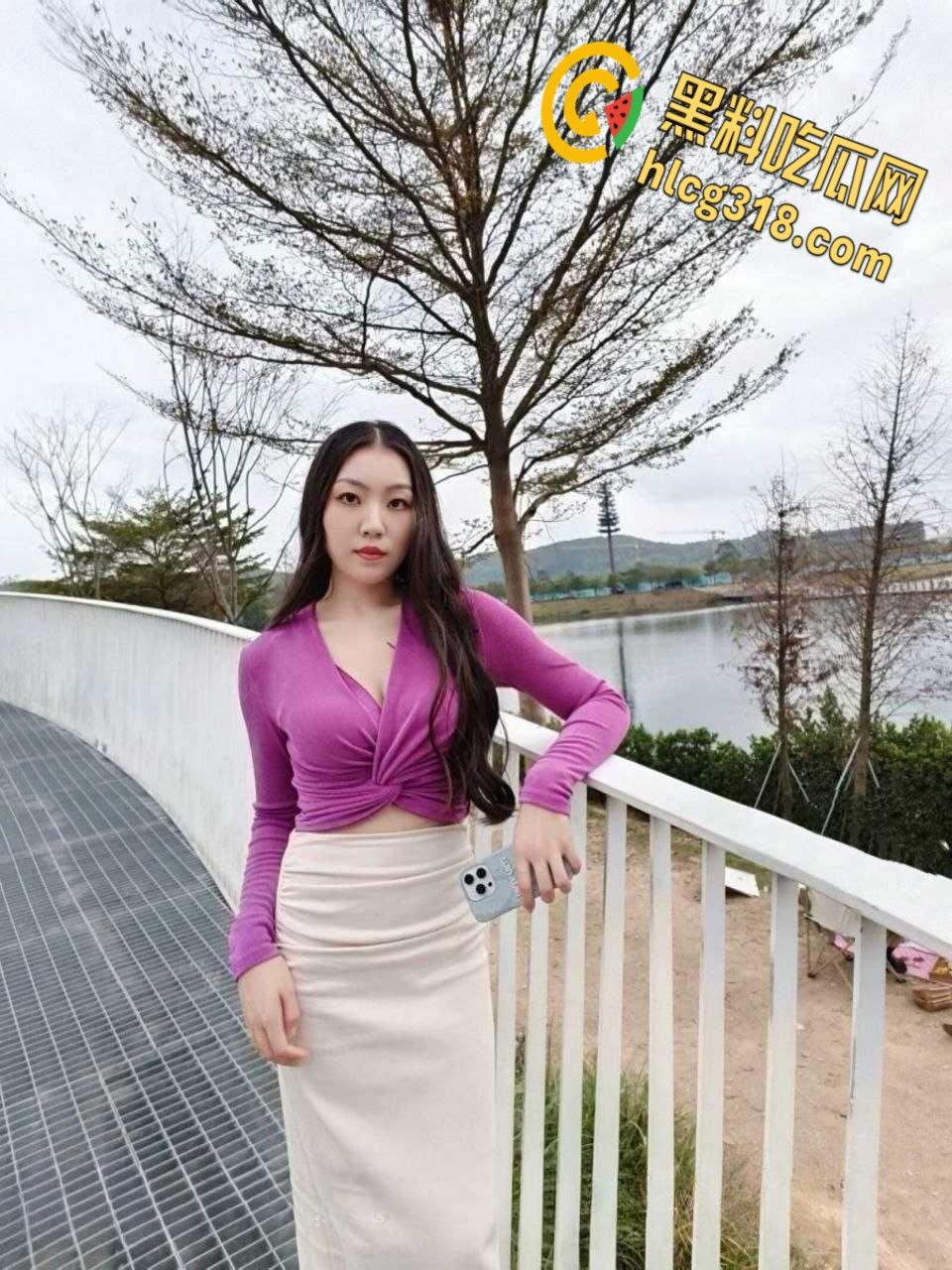 推特网红少妇【暮色】,极品后妈裙福利挑选粉丝,地下车库露出全套服务粉丝!-2