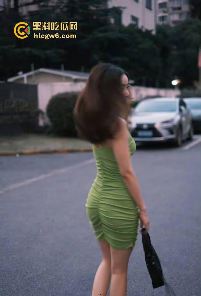 LOL主持人【余霜】疑似约炮视频流出!管泽元夺妻之仇不共戴天 极品身材一览无遗。-14