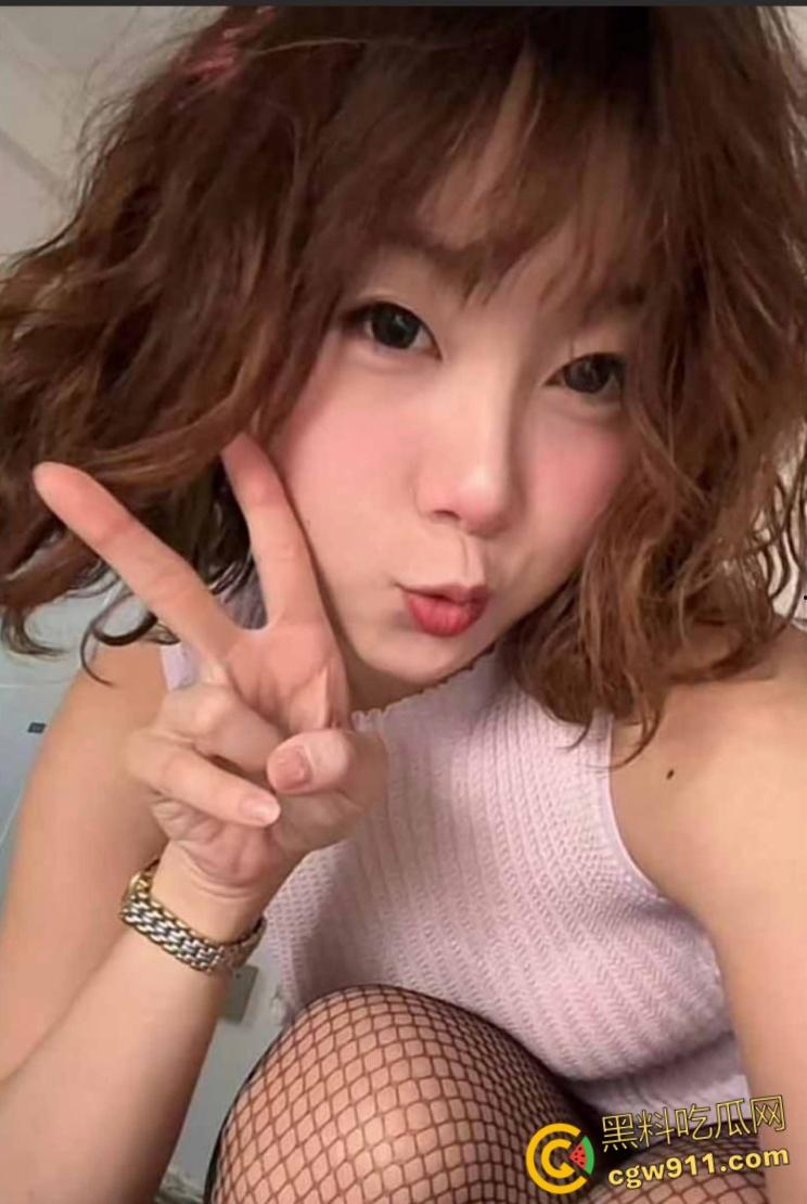 山东师范大学高颜值学生妹【徐璐】,在校下海低价卖逼,只需300就能狂操一次,堪称校园公交车 !-1