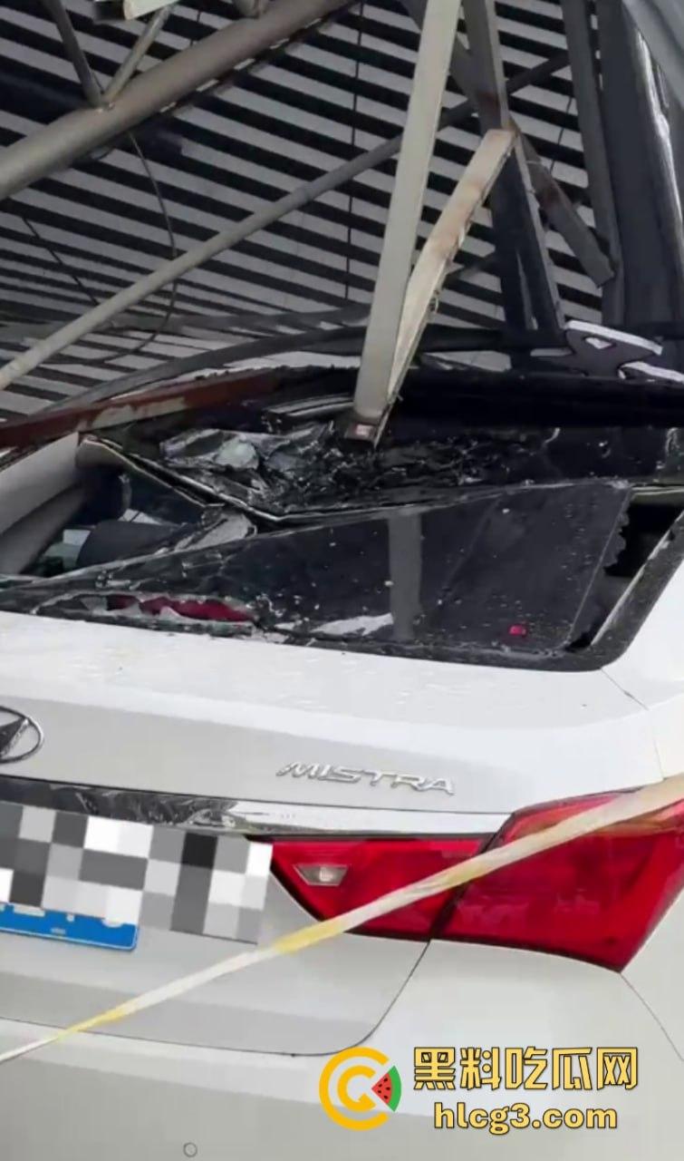 一觉醒来 天都塌了!宜宾市上江北二手车市场垮塌!精品车成了事故车!-1