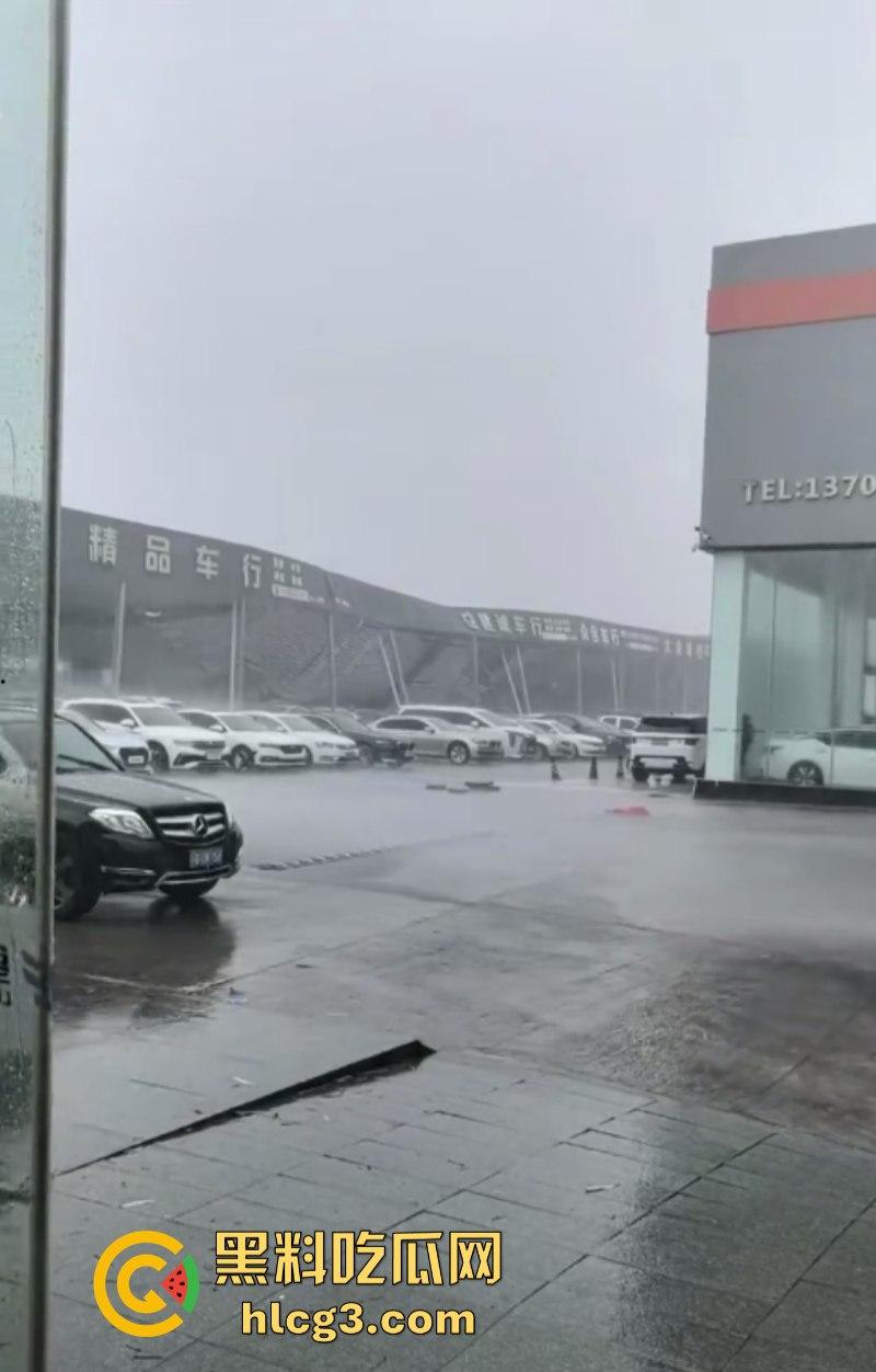 一觉醒来 天都塌了!宜宾市上江北二手车市场垮塌!精品车成了事故车!-4