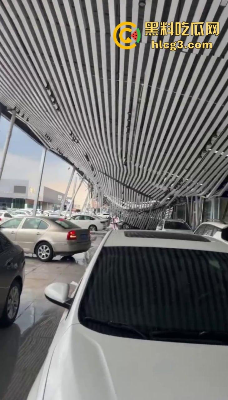 一觉醒来 天都塌了!宜宾市上江北二手车市场垮塌!精品车成了事故车!-9