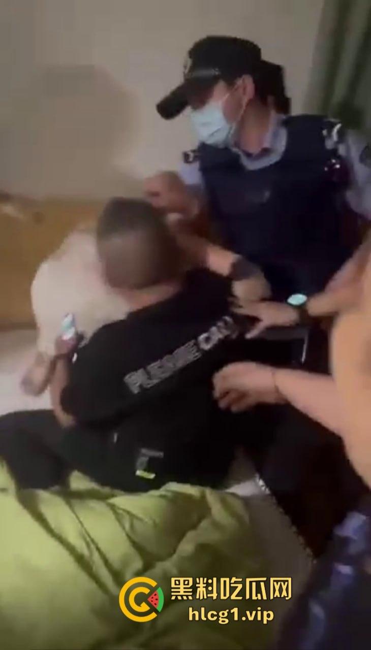 家花不如野花香!真实捉奸合集 堵在房间不管男女先暴打一顿!-4