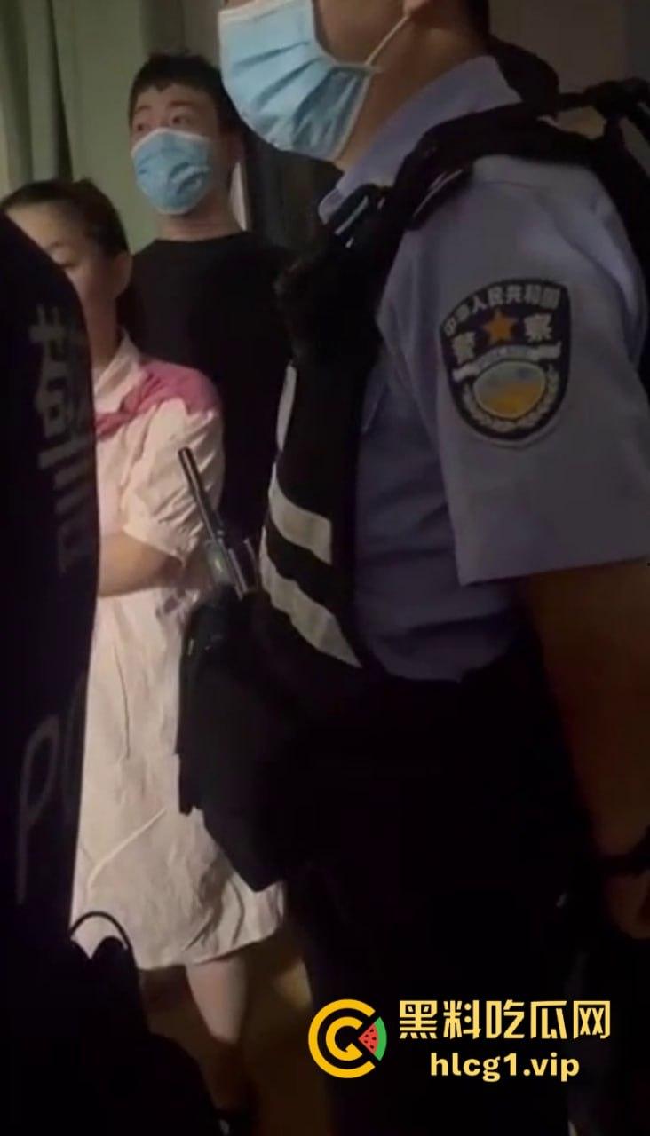 家花不如野花香!真实捉奸合集 堵在房间不管男女先暴打一顿!-5