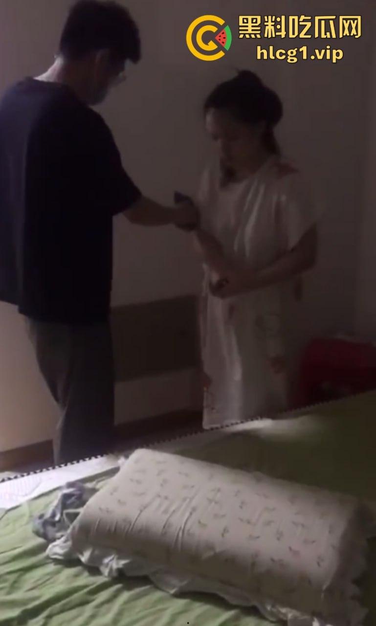 家花不如野花香!真实捉奸合集 堵在房间不管男女先暴打一顿!-7