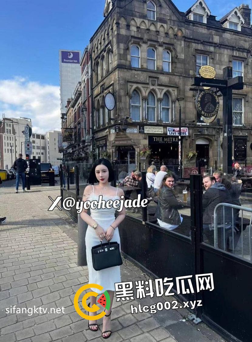 推特巨乳反差婊【yooheejade】国宝级女神私拍 穷人女神 有钱人的精盆 千元付费资源流出-9