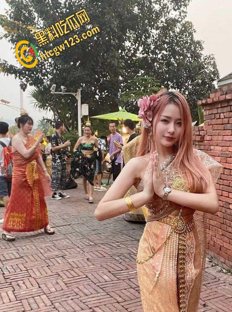 深圳极品高颜值母狗，口爆吞精扩阴器里尿尿，盛满尿液的阴道简直太淫荡了！-1